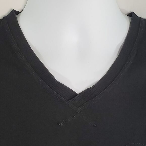 Akoo Men's Always Hunted Short Sleeve V-neck T-Shirt - Picture 2 of 5